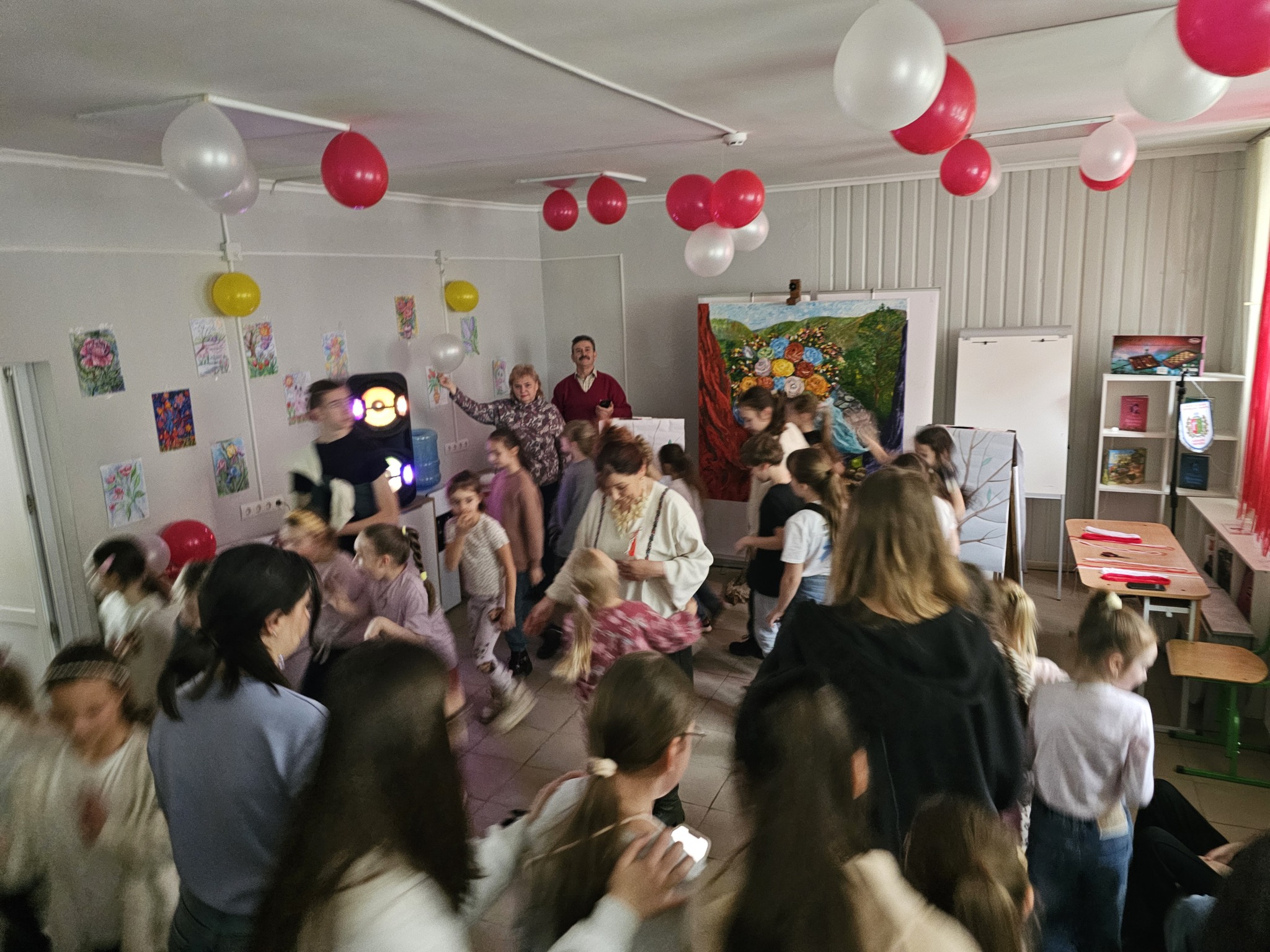 Конструюємо, моделюємо, їдемо, плаваємо, літаємо, весну Життя і Перемоги зустрічаємо!