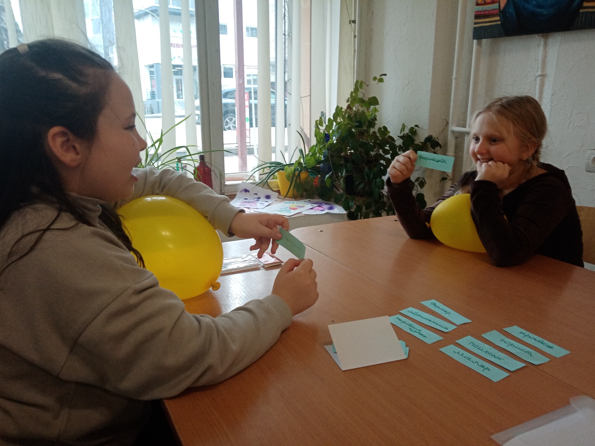 03.03.2026р. практичним психологом ЧЦЮТ ім. Л. К. Каденюка, Олесею Брандес проведено тематичні вправи на тему: «Вибір професії». Учасники: вихованці гуртків молодшого та середнього шкільного віку. Мета: розвиток мотивації до навчання та формування гідного ставлення до людини будь – якої професії.